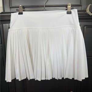 Offline Aerie pleated skort sz M 
NWT